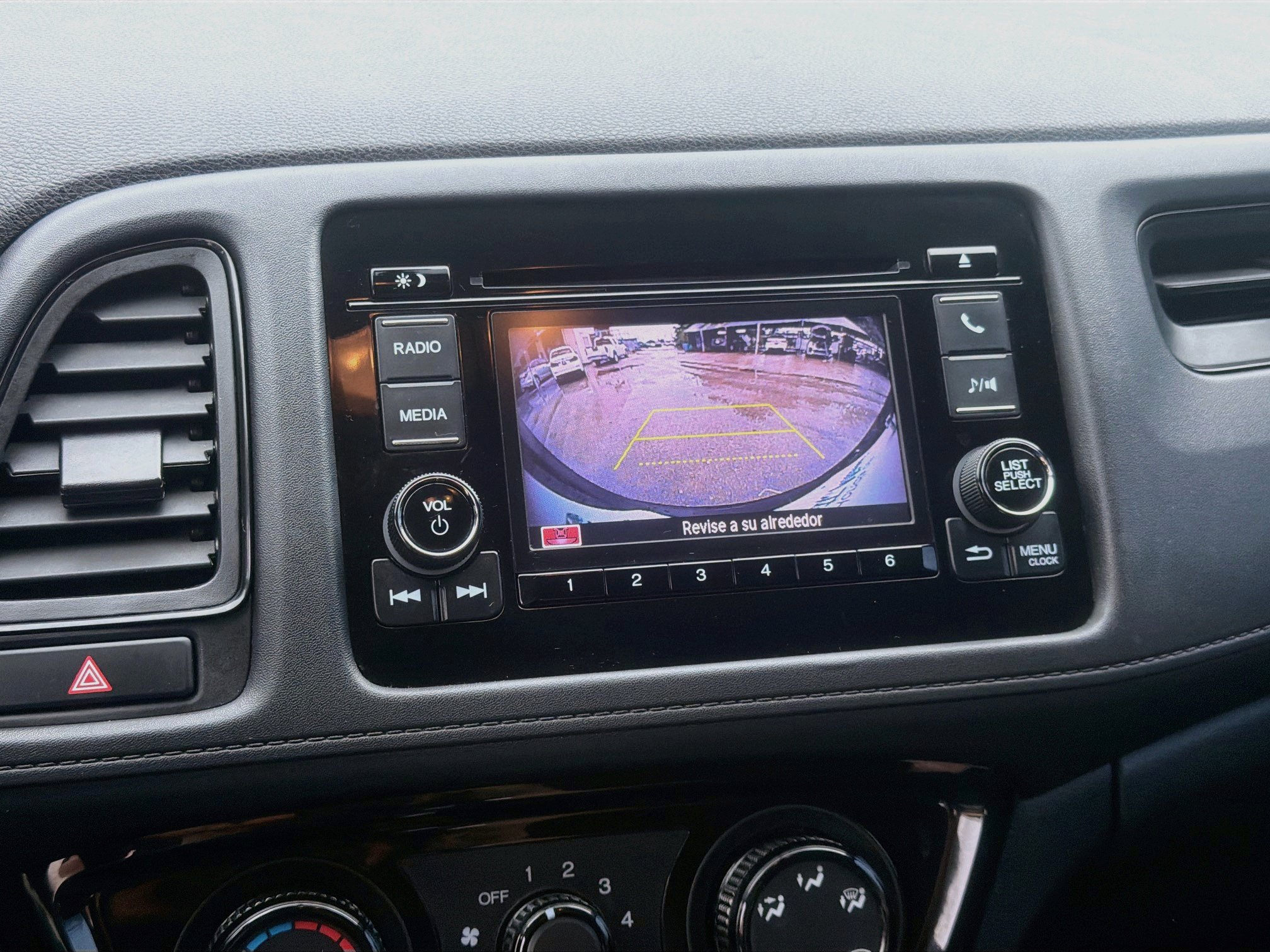 Used 2022 Honda HR-V LX image 13