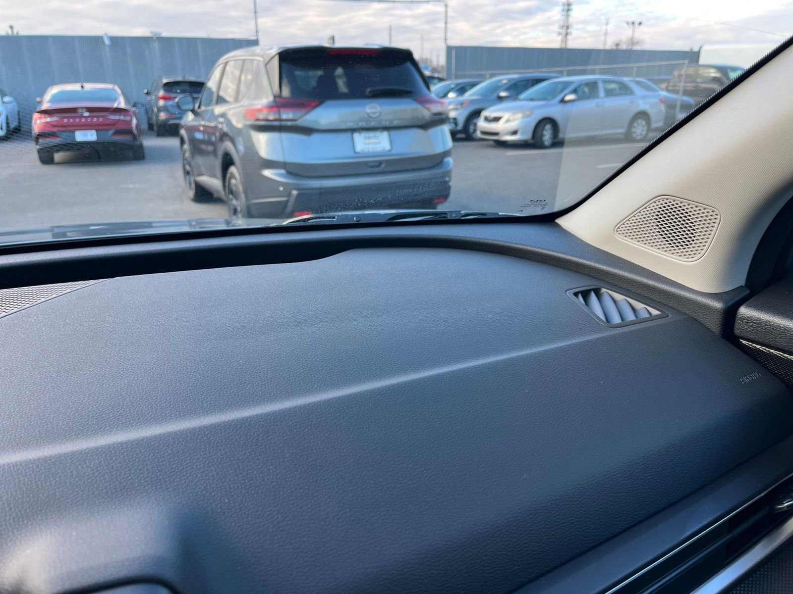 Used 2025 Kia Sportage LX image 34