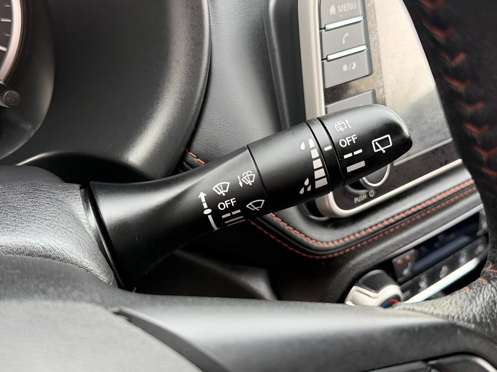 Used 2019 Nissan Kicks SR w/ SR Premium Package image 38