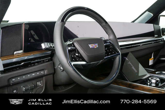 Used 2026 Cadillac Escalade ESV Platinum Sport AWD/4WD image 4