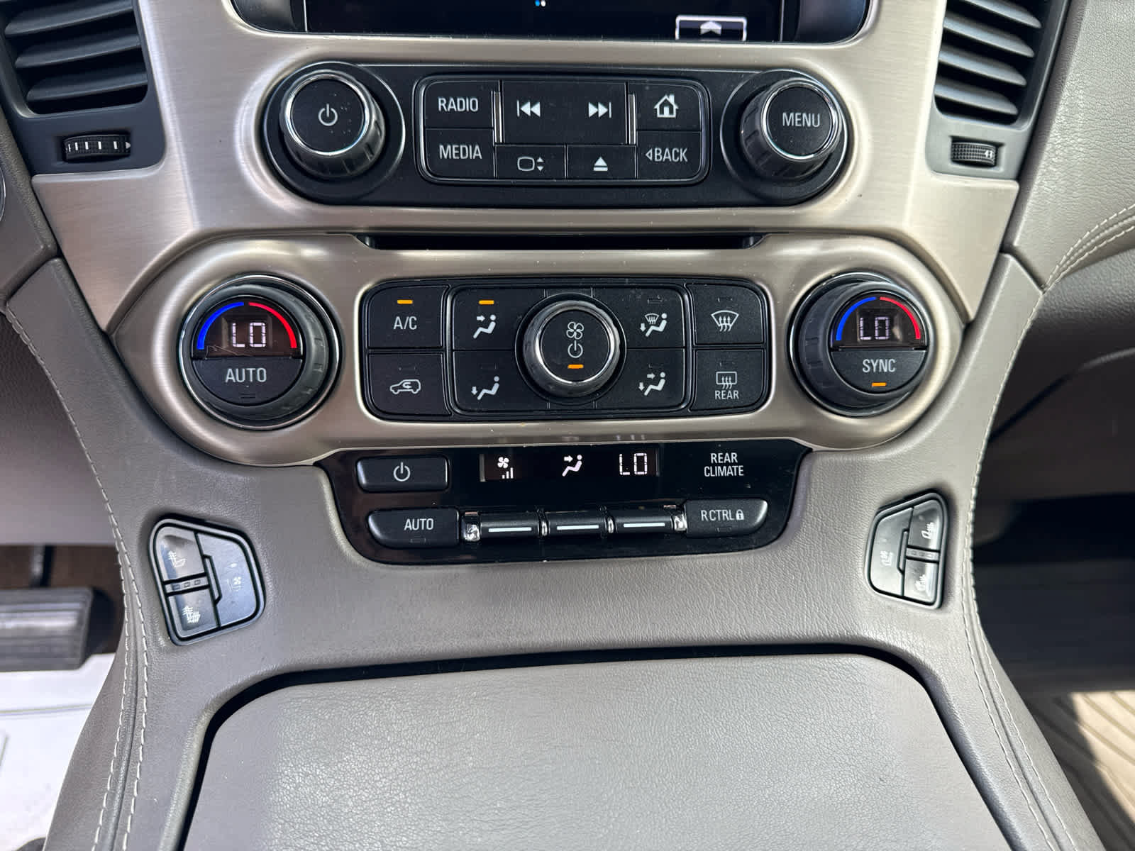 Certified 2017 GMC Yukon XL Denali w/ Open Road Package AWD/4WD image 19