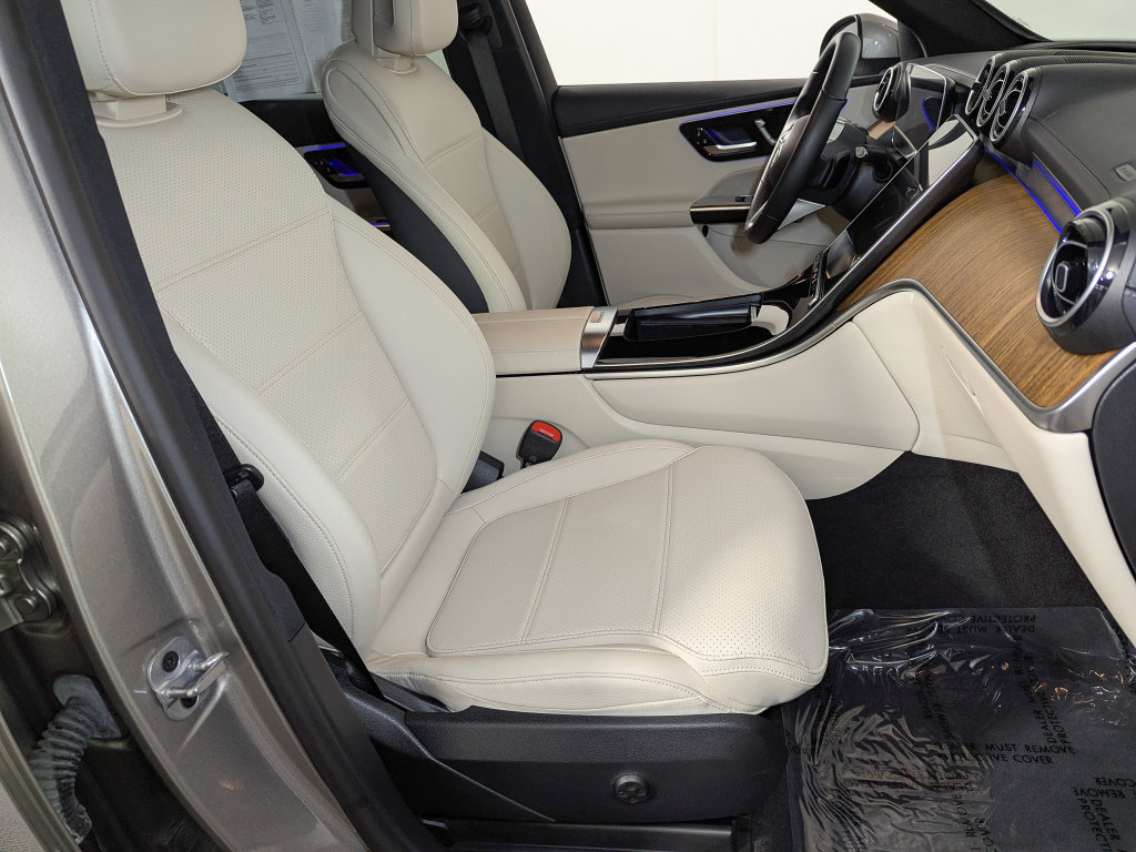 Used 2024 Mercedes-Benz GLC 300 4MATIC image 27