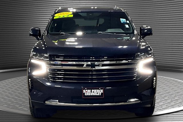 Used 2022 Chevrolet Tahoe LT w/ Luxury Package AWD/4WD image 2
