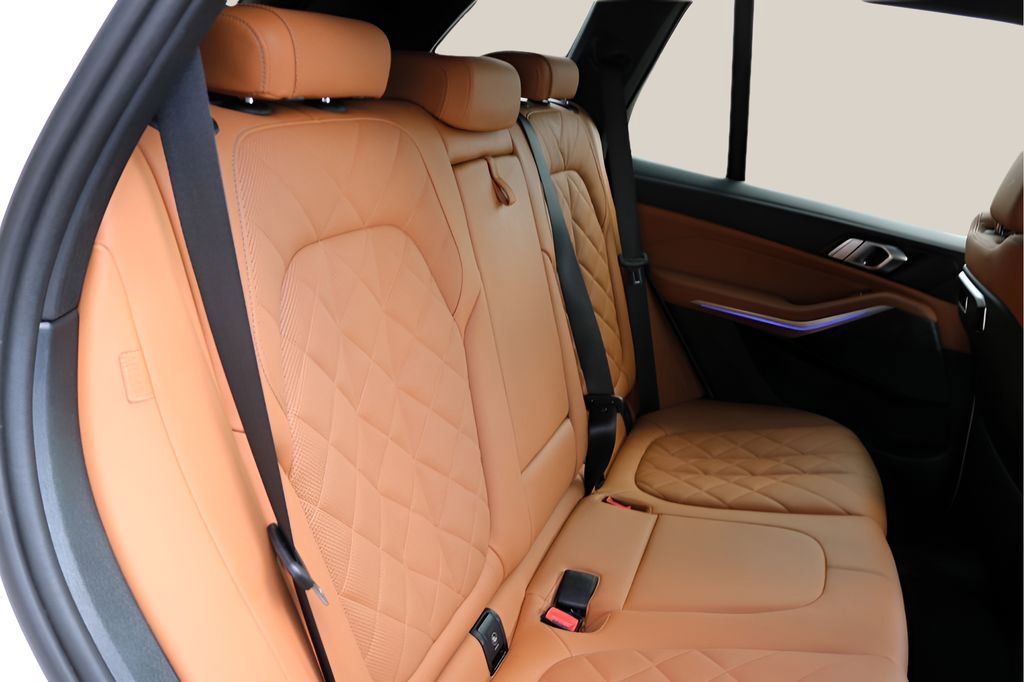 Used 2025 BMW X5 sDrive40i RWD image 19