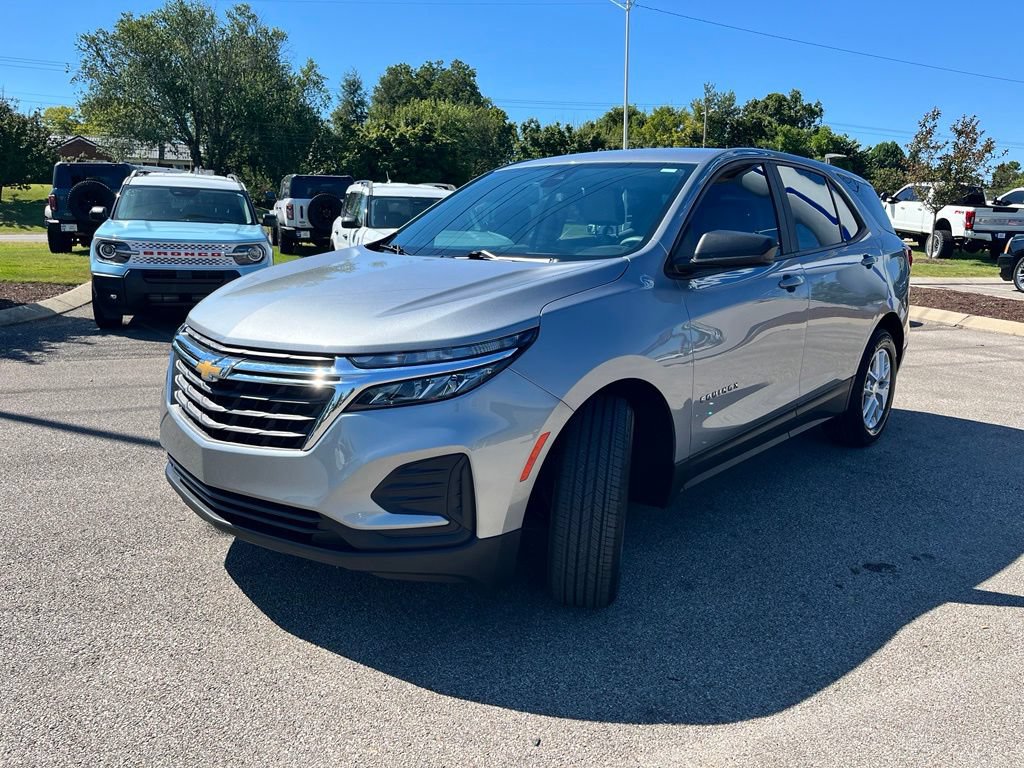 Used 2024 Chevrolet Equinox LS FWD image 3