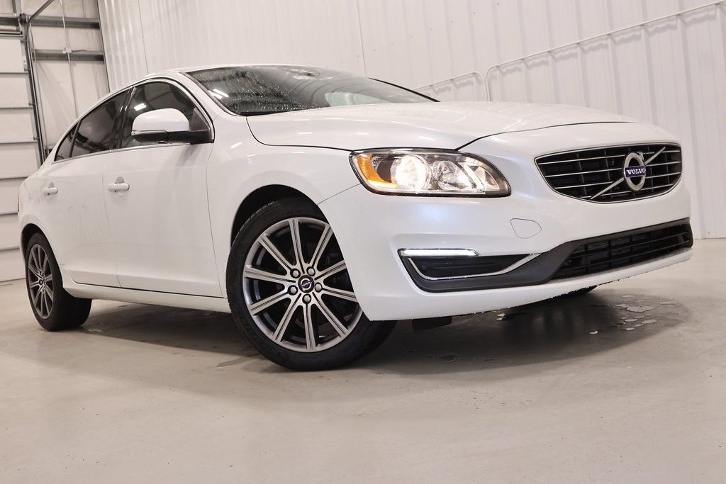 Used 2017 Volvo S60 T5 Inscription image 34