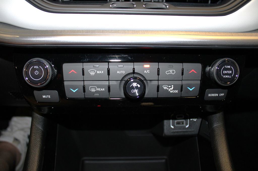 New 2026 Jeep Compass Limited image 19