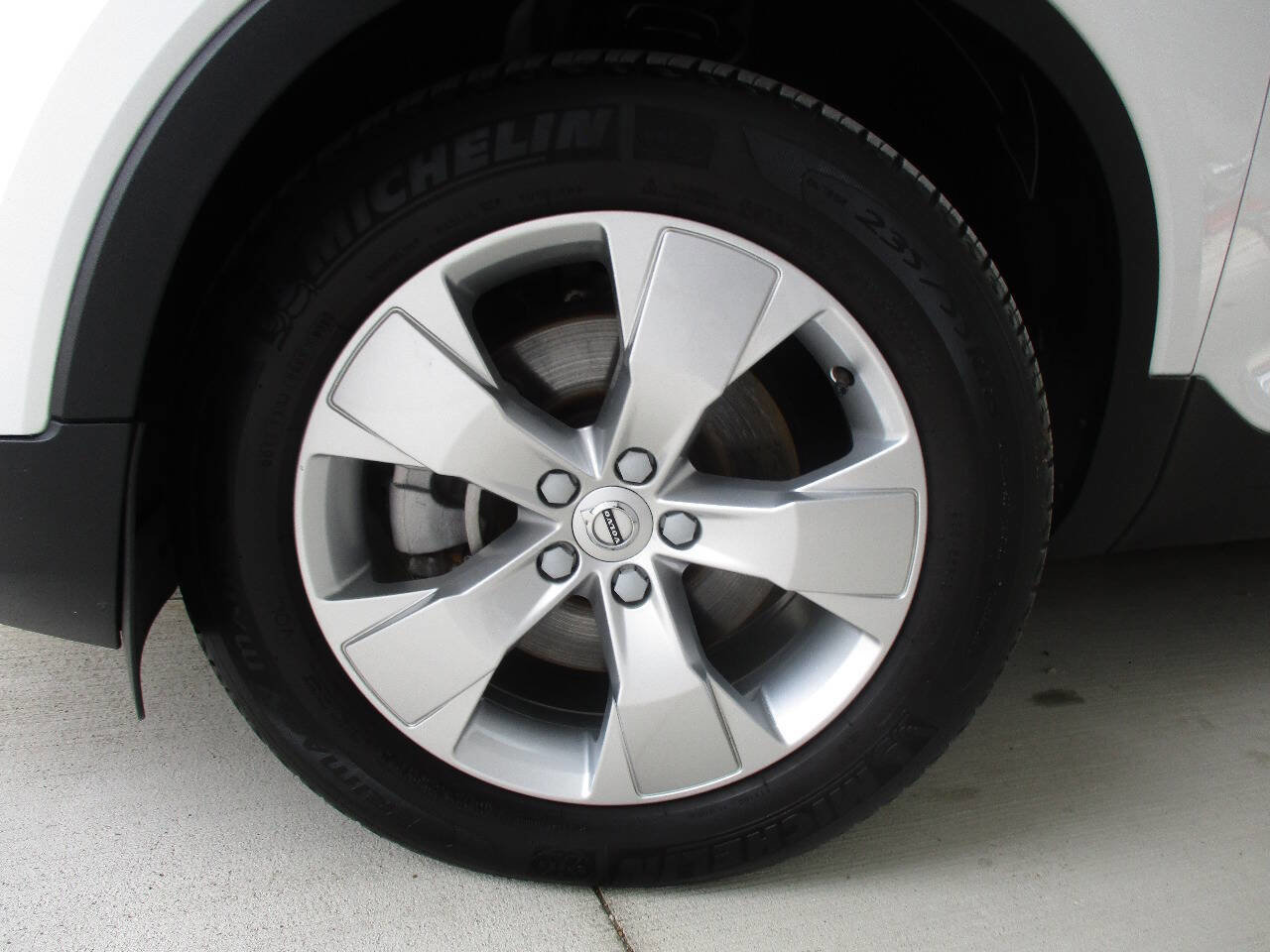 Used 2022 Volvo XC40 T5 Momentum image 66