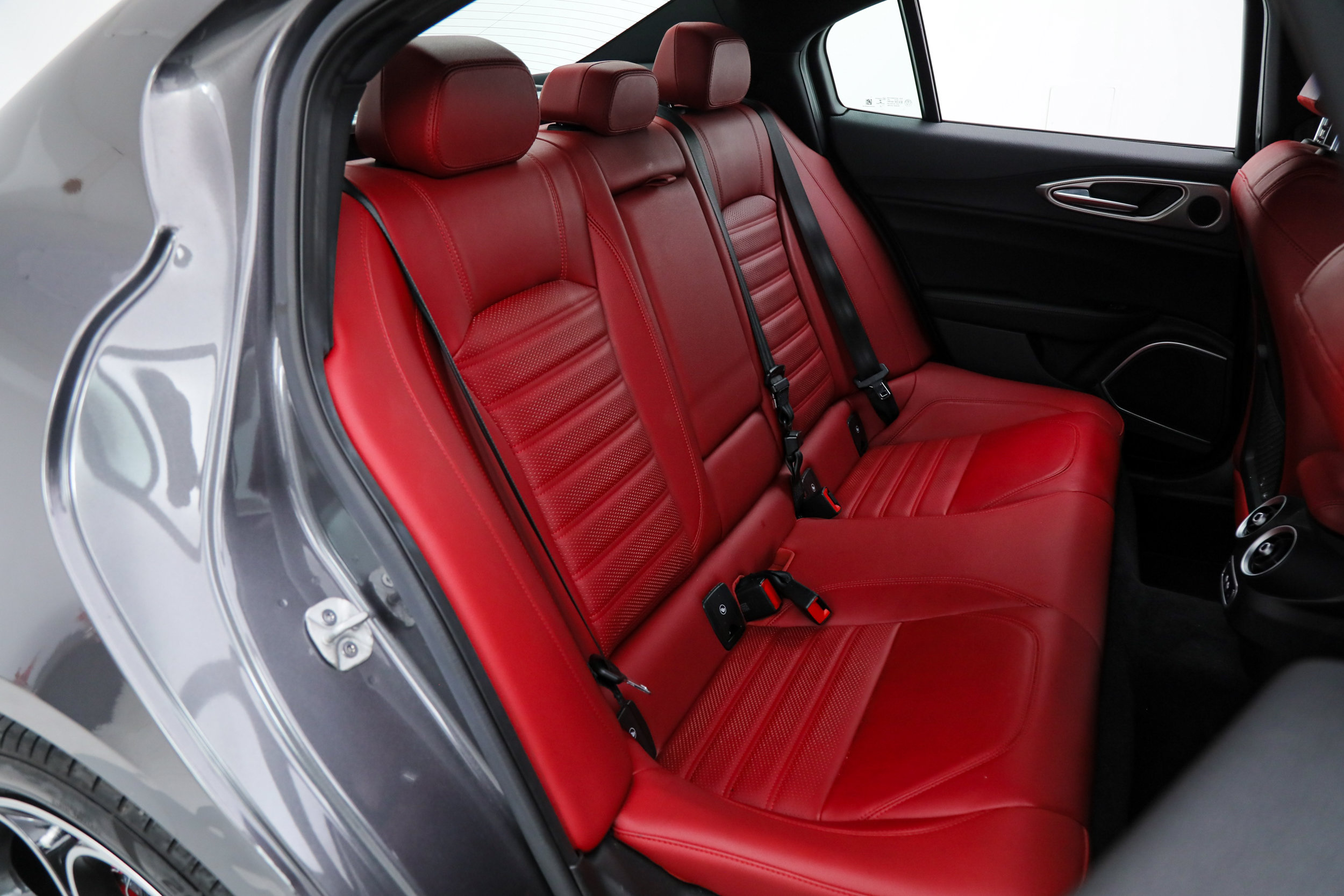 Used 2023 Alfa Romeo Giulia Veloce RWD image 15