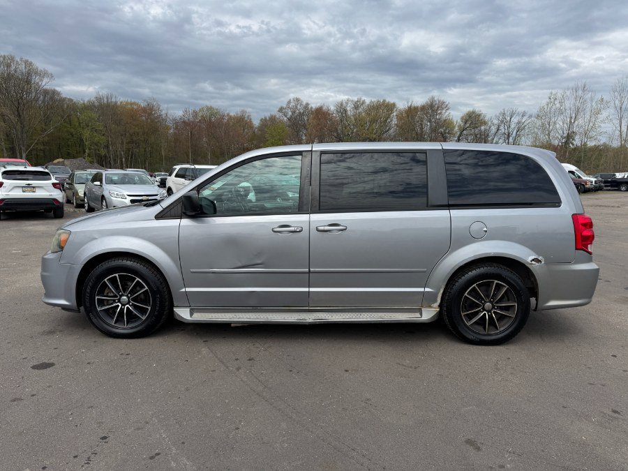 Used 2014 Dodge Grand Caravan SXT w/ Quick Order Package 29G SXT FWD image 2