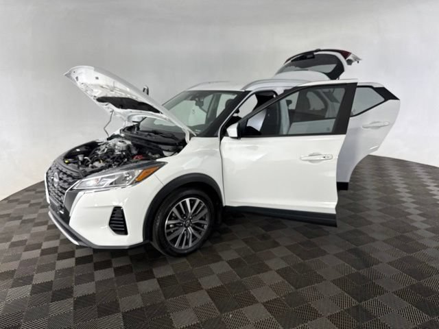 Used 2024 Nissan Kicks SV FWD image 10
