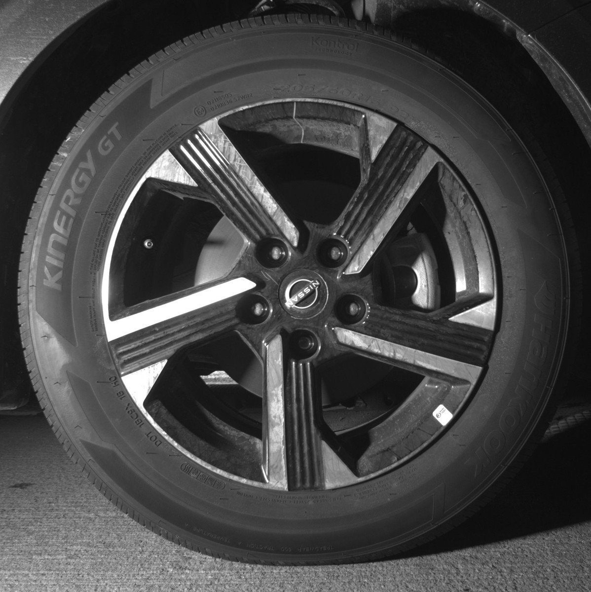 Used 2025 Nissan Sentra SV image 13