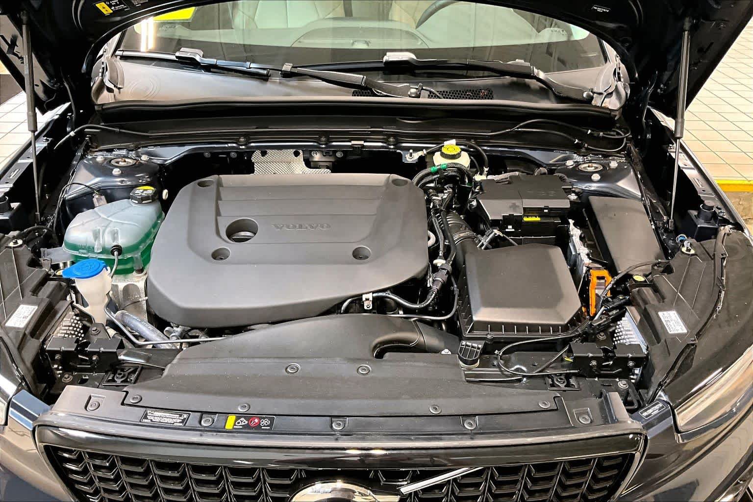 New 2026 Volvo XC40 B5 Ultra w/ Protection Package Premier AWD/4WD image 14
