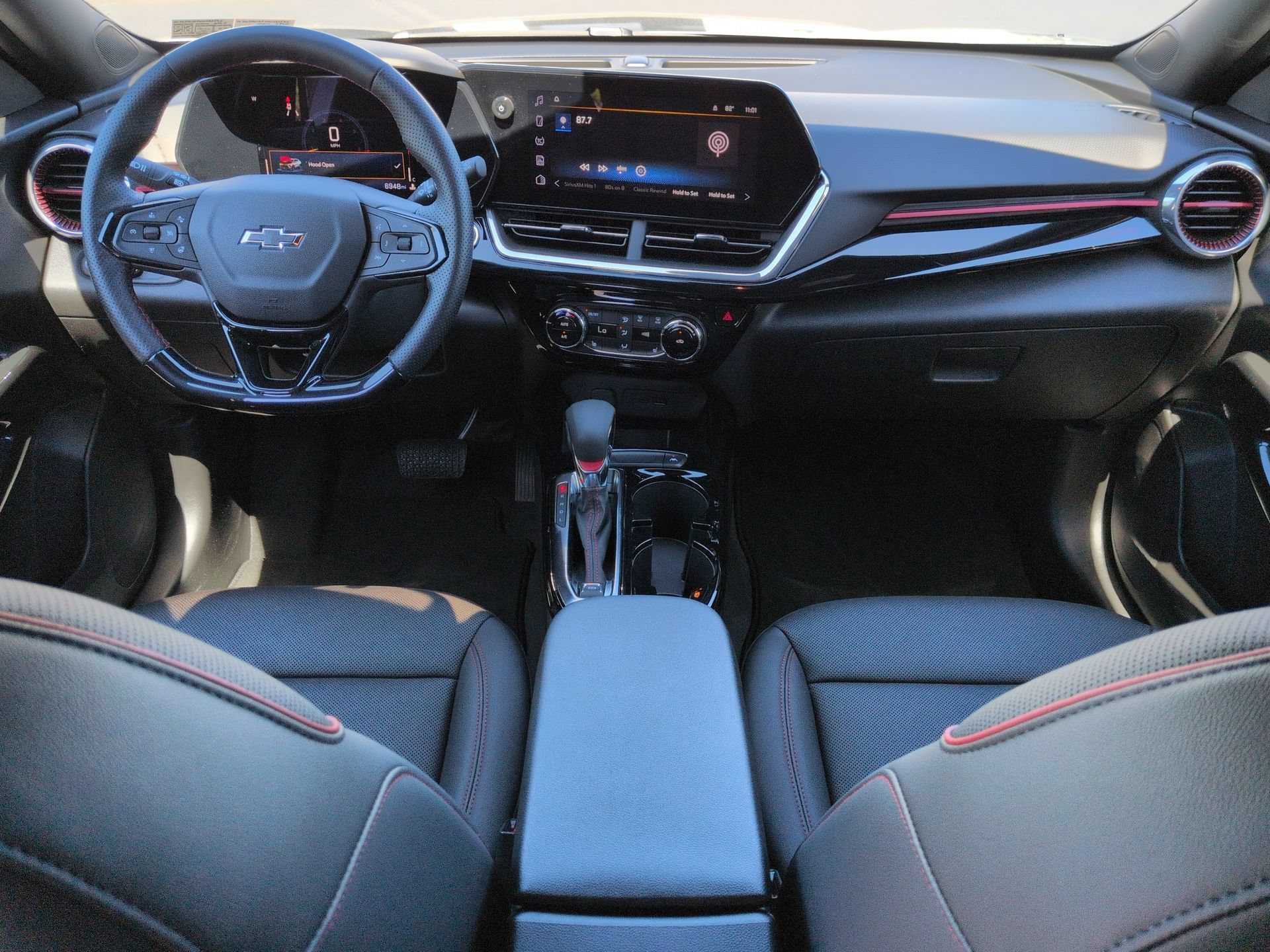 Certified 2025 Chevrolet Trax RS w/ Driver Confidence Package FWD image 19