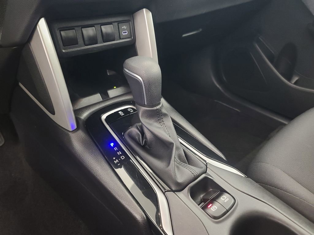 Used 2025 Toyota Corolla Cross LE image 35