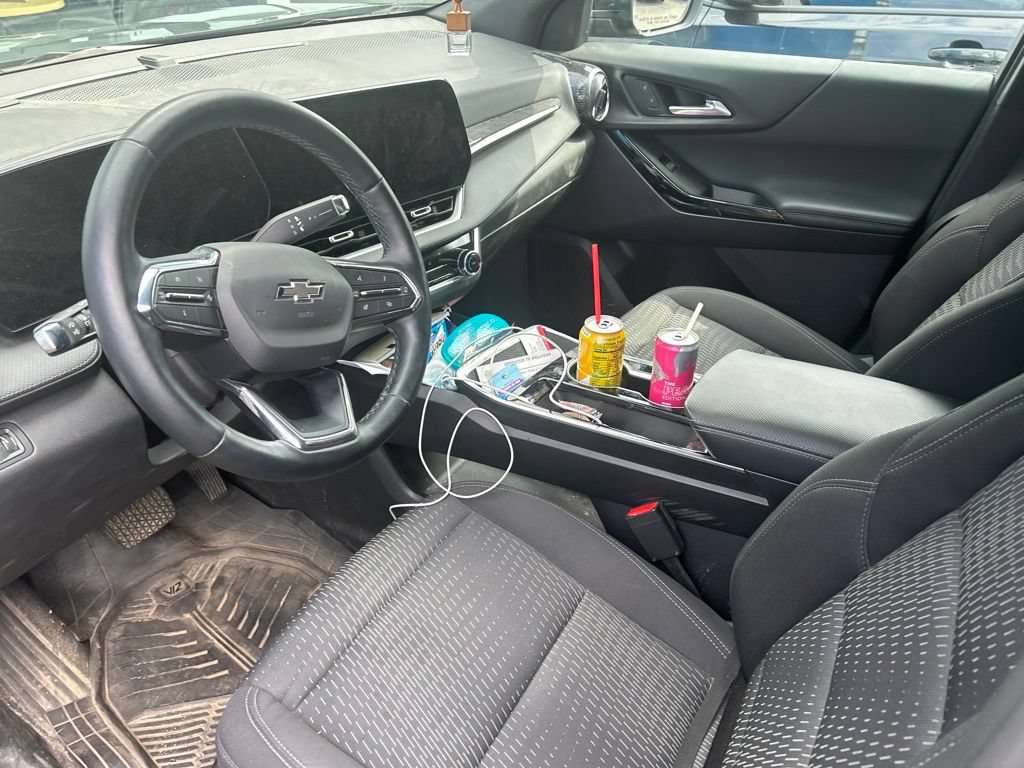 Used 2025 Chevrolet Equinox LT w/ Safety and Technology Package AWD/4WD image 9