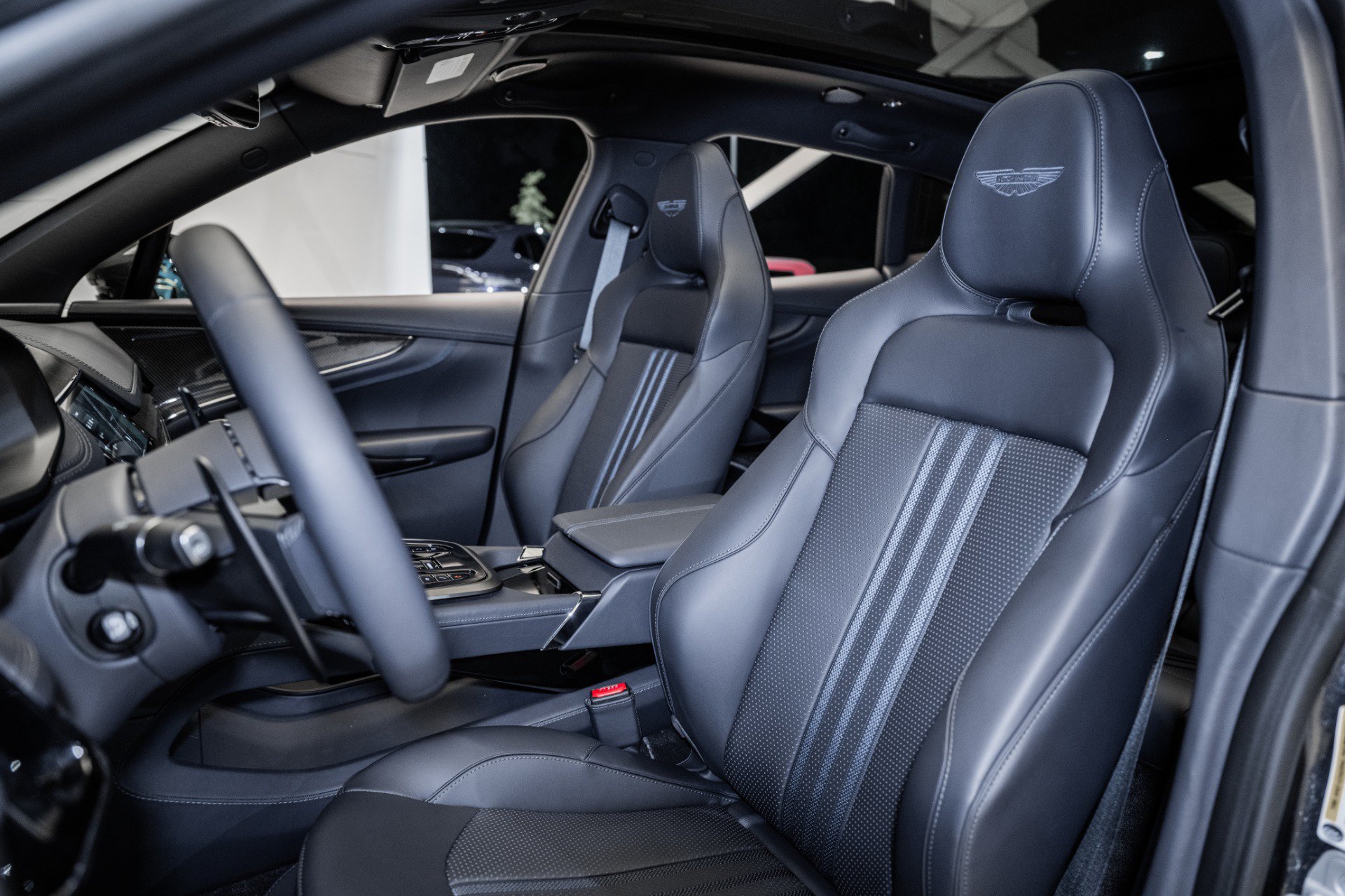 New 2025 Aston Martin DBX 707 AWD/4WD image 12