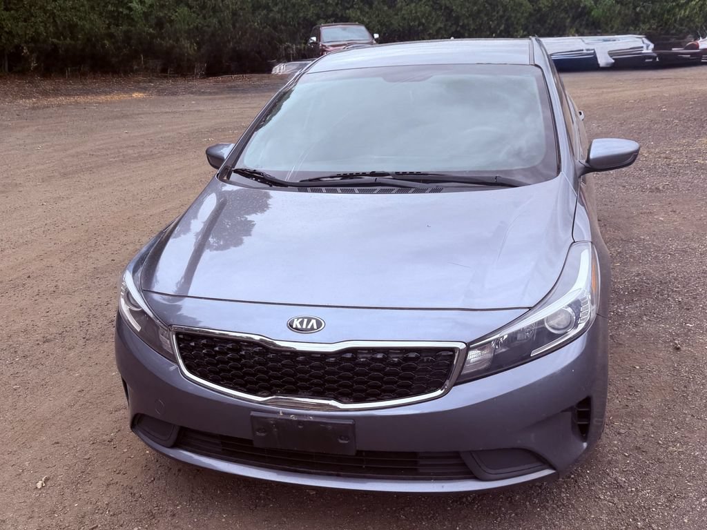 Used 2018 Kia Forte S FWD image 2