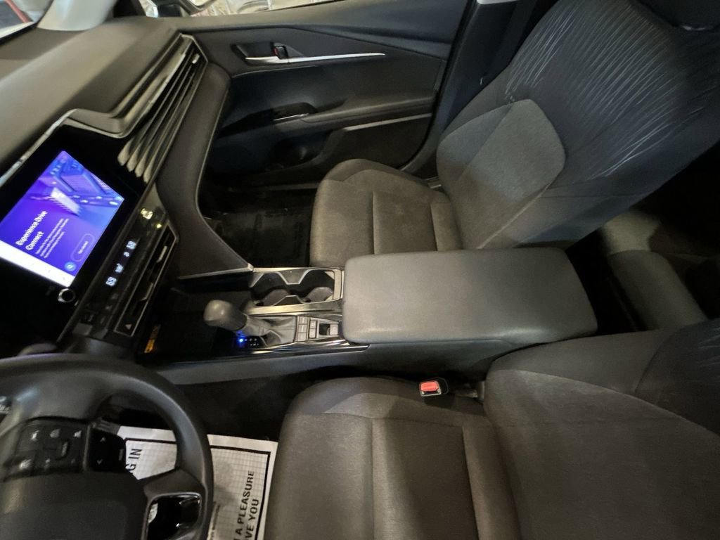 Used 2025 Toyota Camry LE image 20