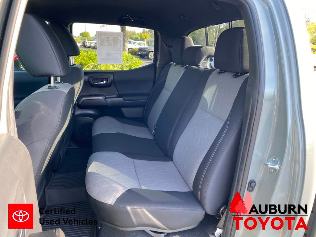 Used 2022 Toyota Tacoma TRD Off-Road w/ Technology Package AWD/4WD image 25