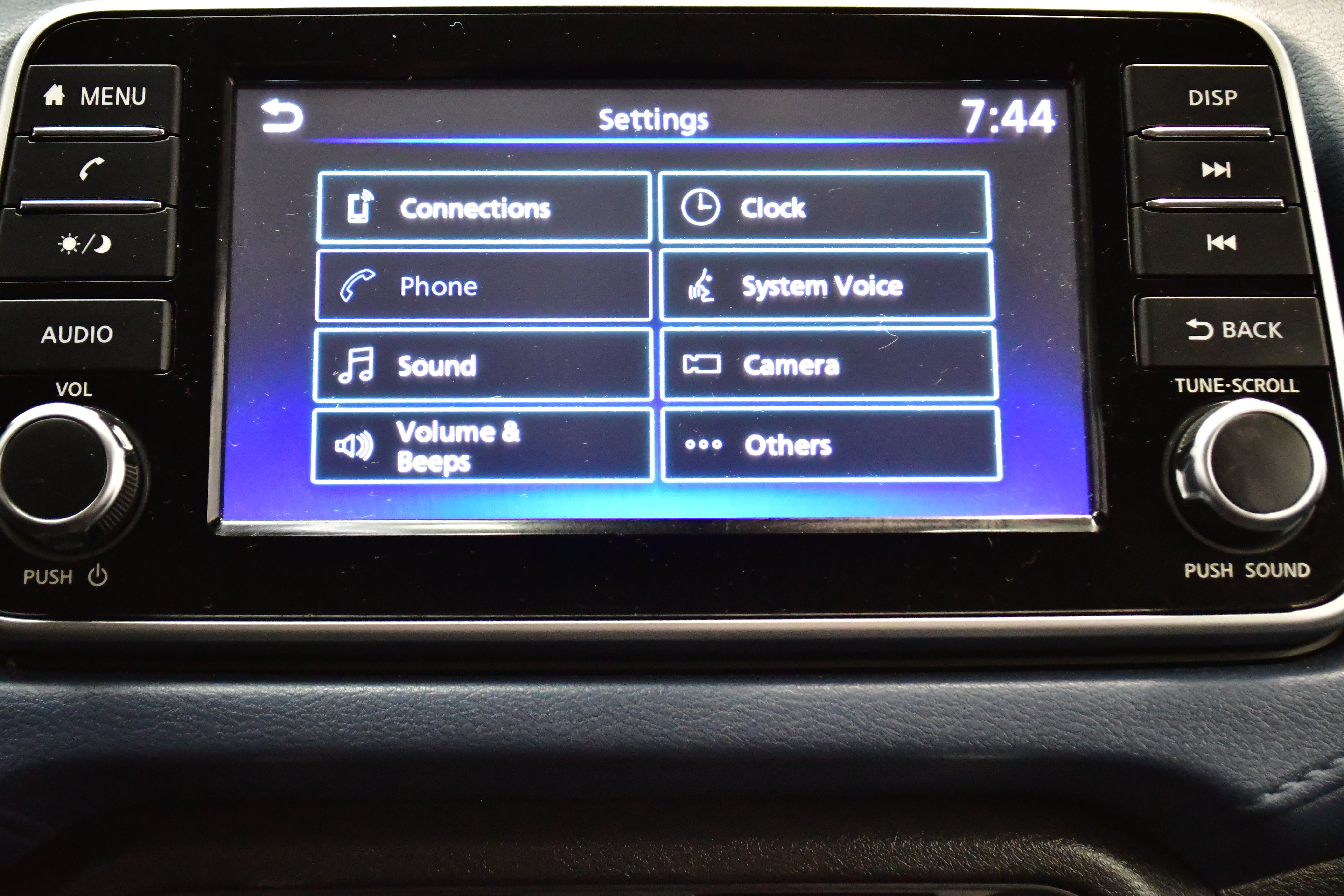 Used 2025 Nissan Versa SV image 25