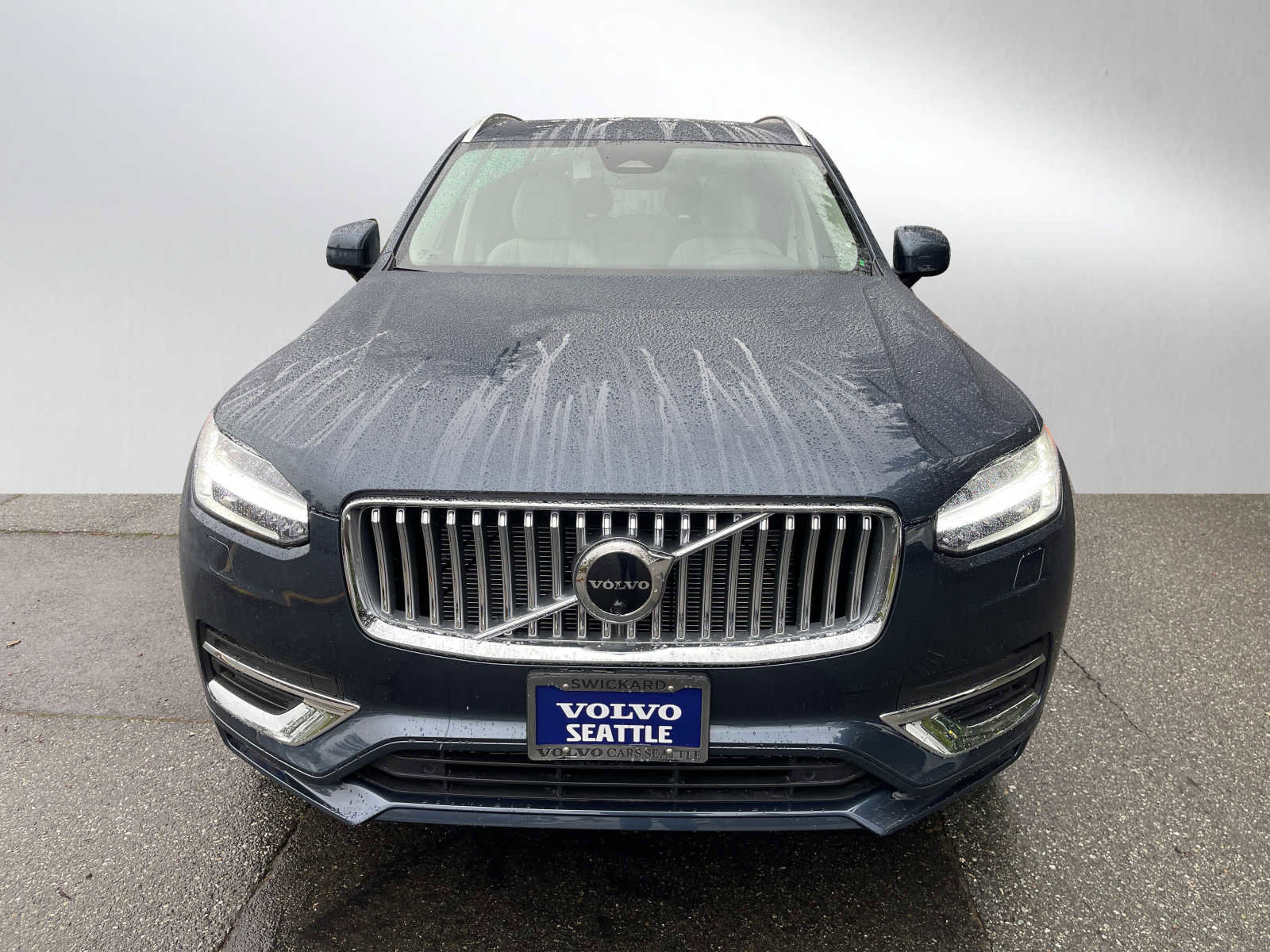 Used 2023 Volvo XC90 B6 Plus w/ Protection Package Premier image 2