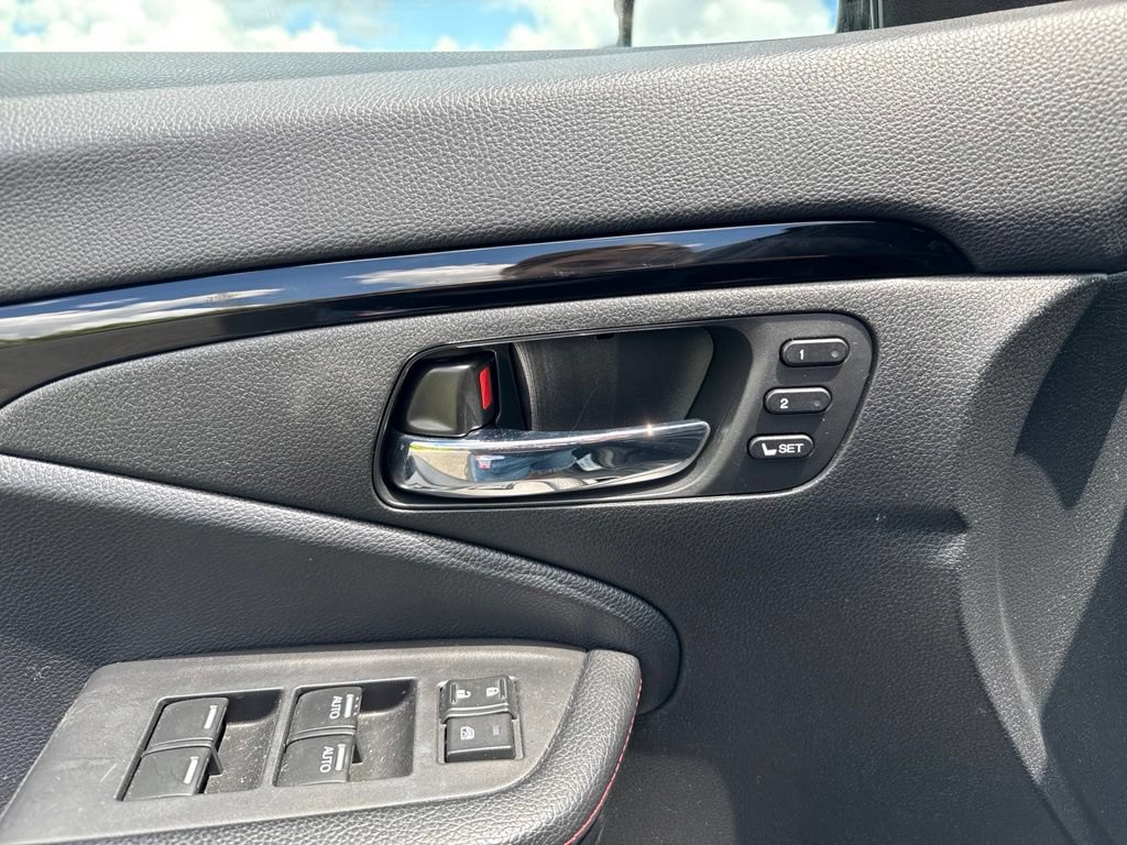 Used 2018 Honda Ridgeline Black Edition image 11
