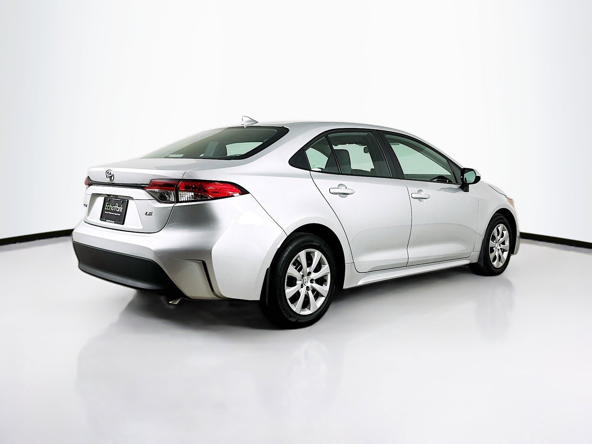 Used 2025 Toyota Corolla LE image 9