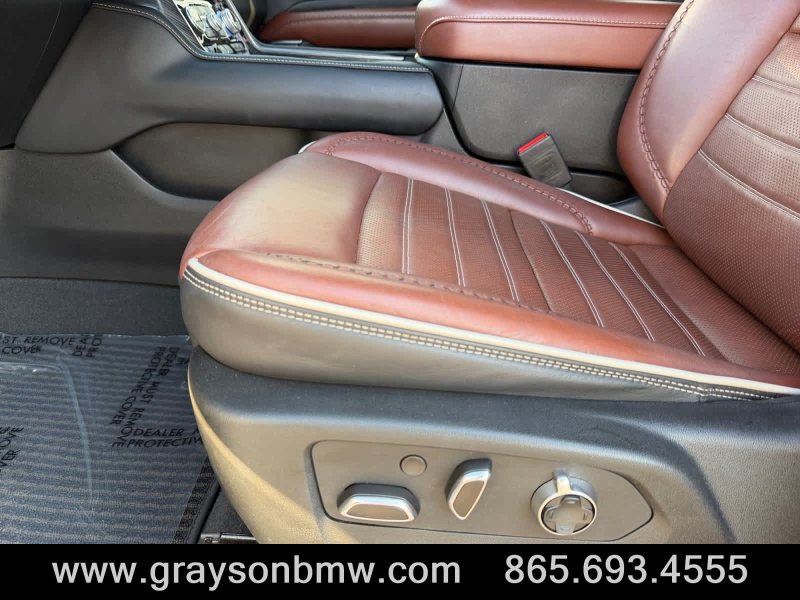 Used 2024 GMC Yukon XL Denali Ultimate AWD/4WD image 13
