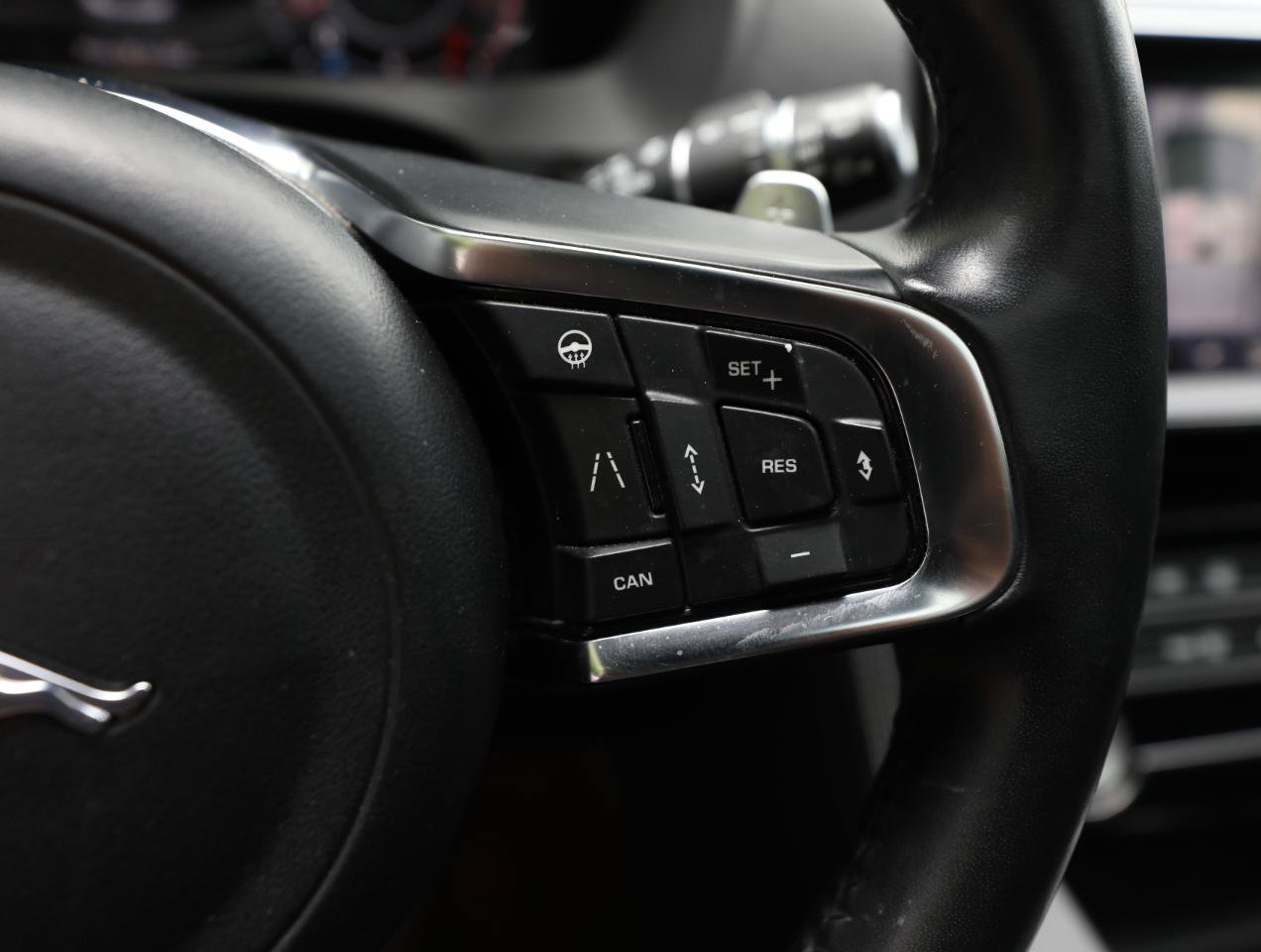 Used 2019 Jaguar F-PACE R-Sport AWD/4WD image 28
