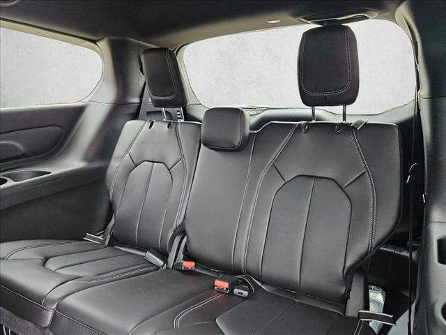 New 2026 Chrysler Pacifica Select FWD image 16