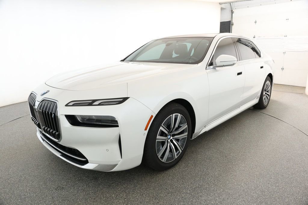 Used 2024 BMW i7 eDrive50 image 1