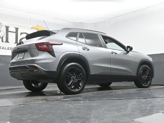 Used 2024 Chevrolet Trax ACTIV w/ Sunroof Package FWD image 38