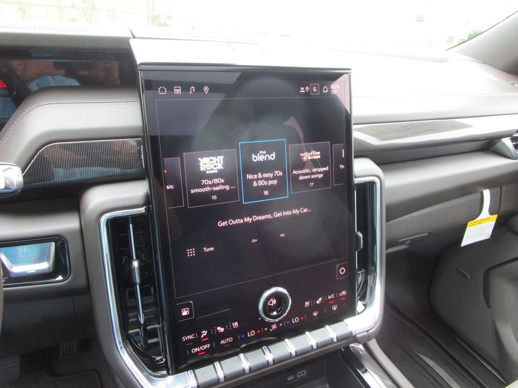 New 2026 GMC Yukon XL Elevation w/ Elevation Premium Package RWD image 35