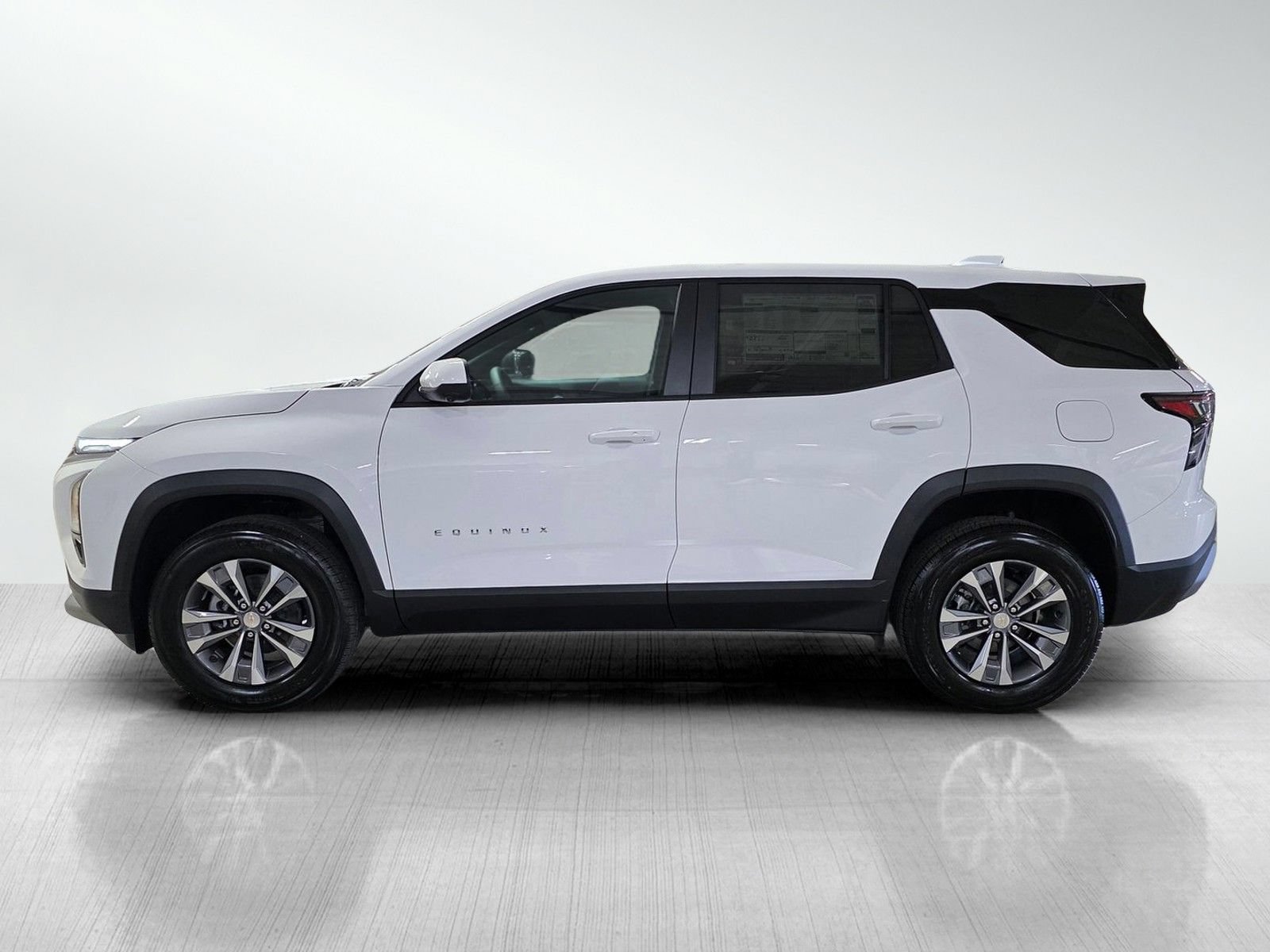 New 2027 Chevrolet Equinox LT w/ Safety and Technology Package FWD image 4