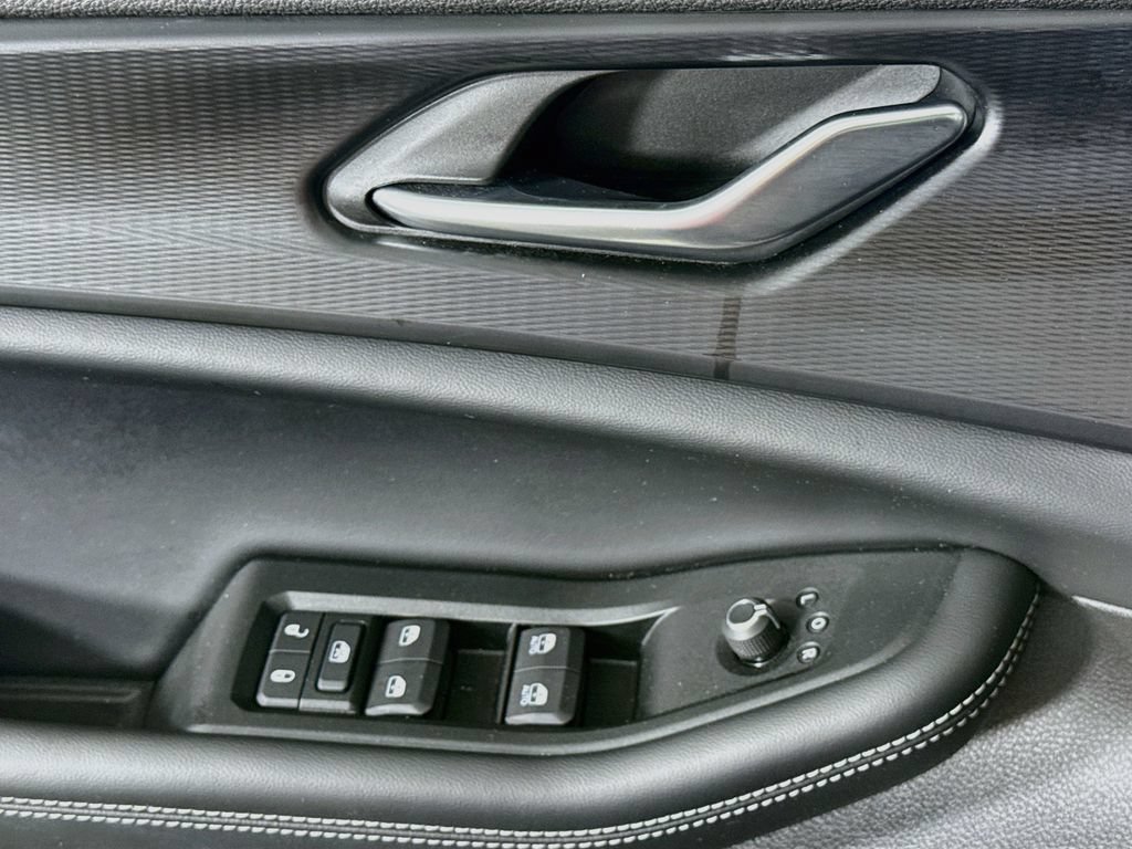 Used 2025 Jeep Grand Cherokee Laredo X AWD/4WD image 22