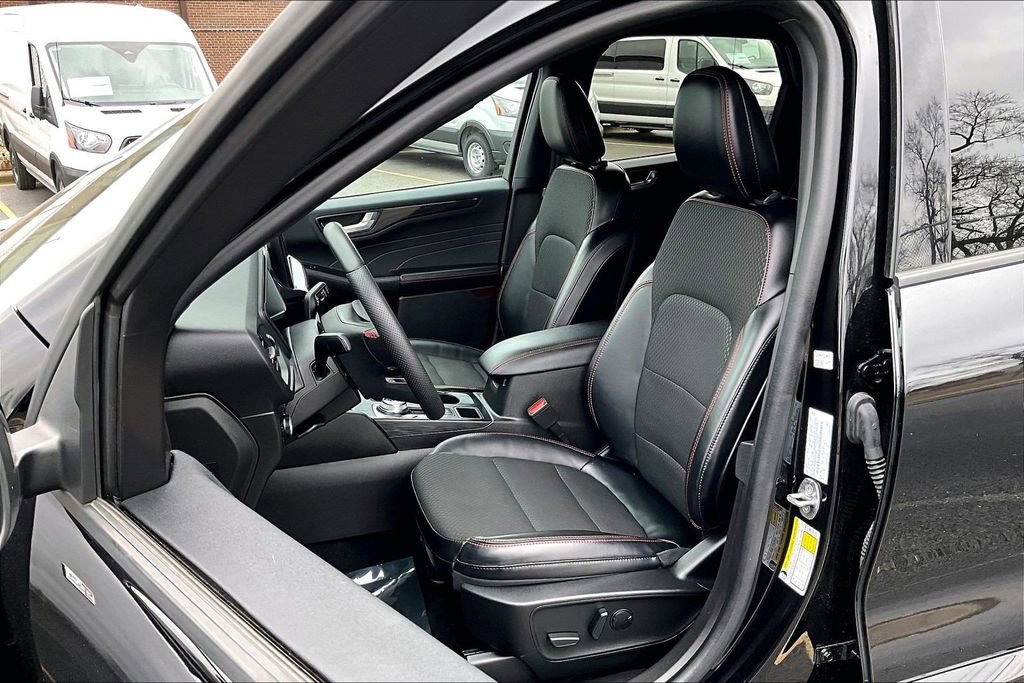 Certified 2023 Ford Escape ST-Line Select w/ Tech Pack #2 image 23
