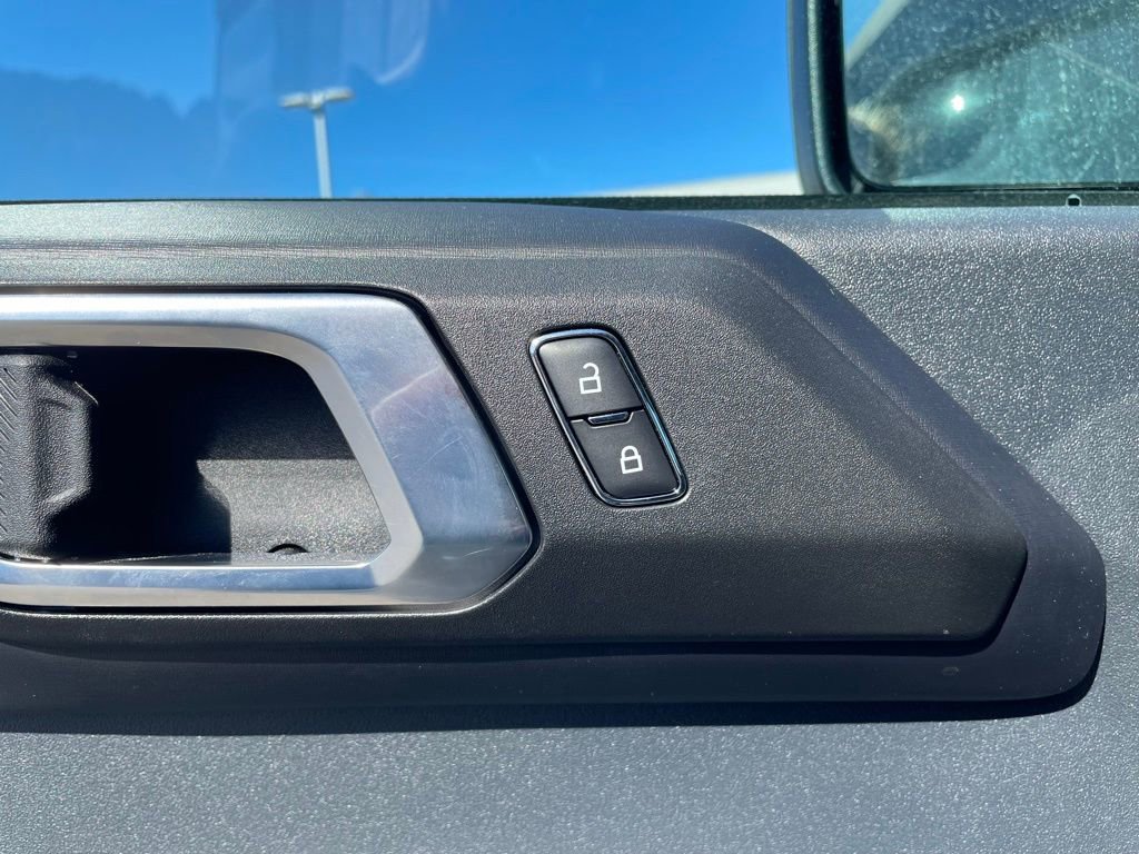 Used 2024 Ford Bronco Badlands image 13