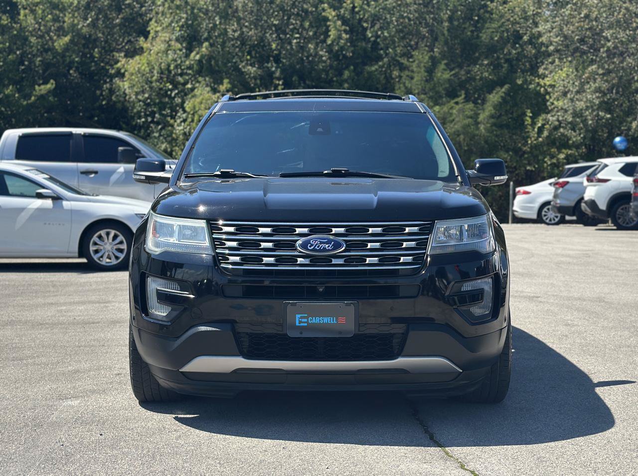 Used 2016 Ford Explorer Limited w/ Equipment Group 301A AWD/4WD image 2