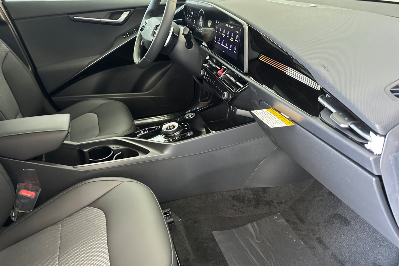 New 2026 Kia Niro Wind FWD image 16