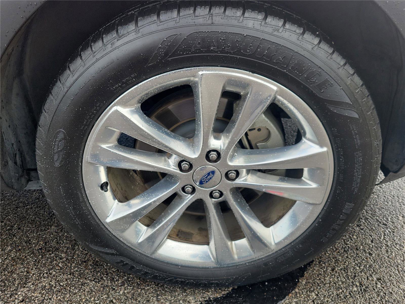 Used 2019 Ford Explorer XLT w/ Equipment Group 202A image 6