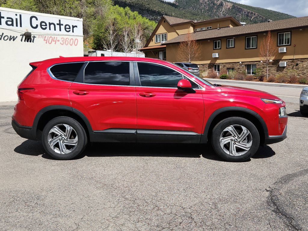Used 2023 Hyundai Santa Fe SE AWD/4WD image 2