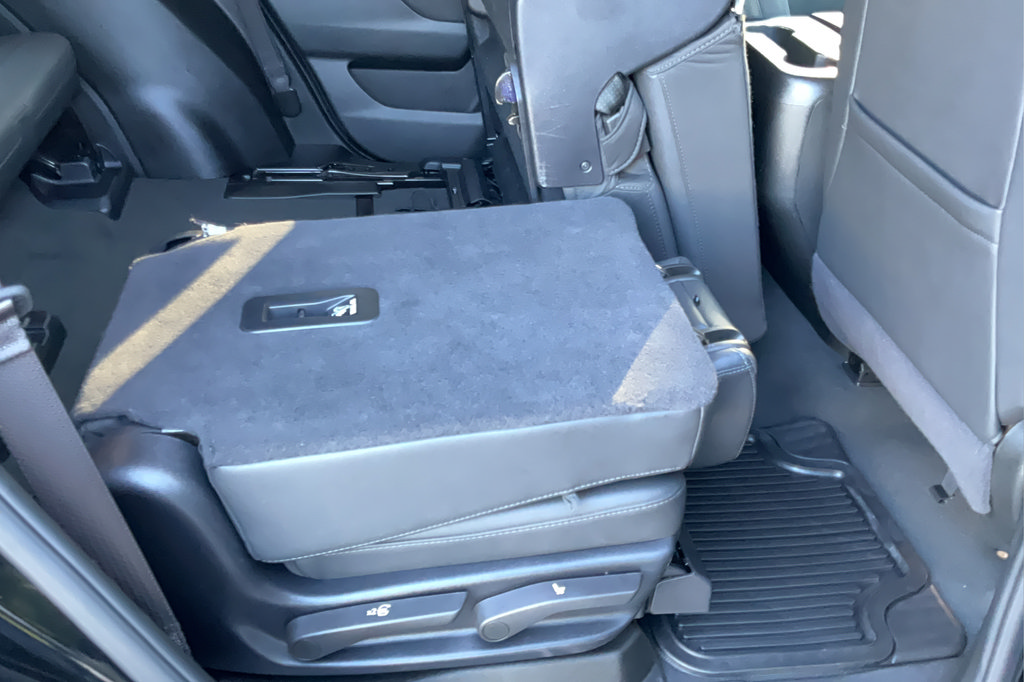Certified 2025 Chevrolet Tahoe LT RWD image 33