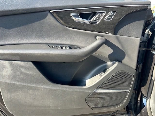 Used 2021 Audi Q8 Premium Plus AWD/4WD image 19