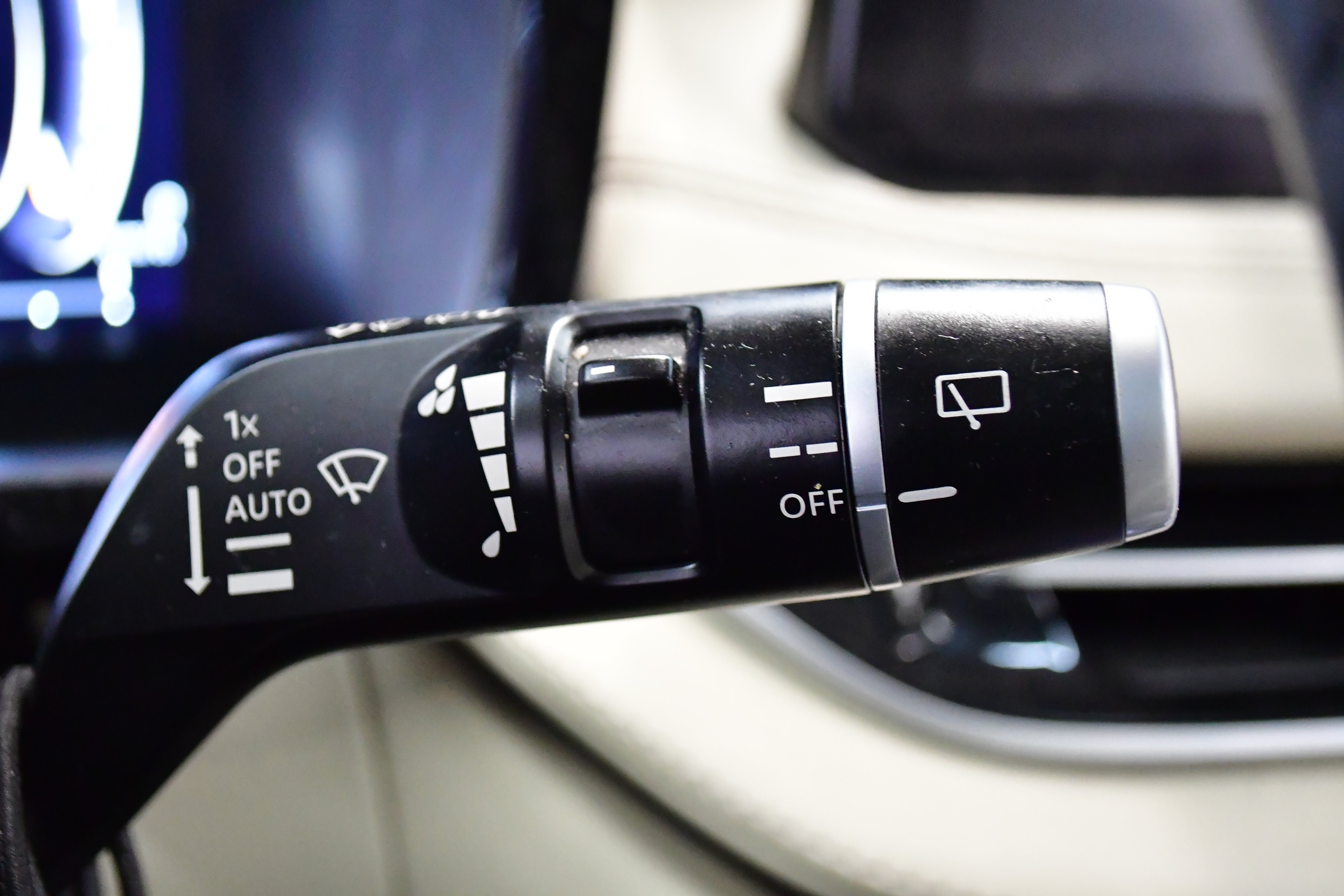 Used 2023 INFINITI QX60 Luxe w/ Cargo Package image 25