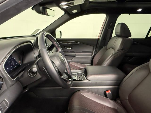 Used 2025 Honda Pilot Black Edition image 27