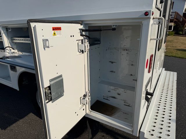 Used 2019 GMC Savana 3500 w/ Power Convenience Package RWD image 20
