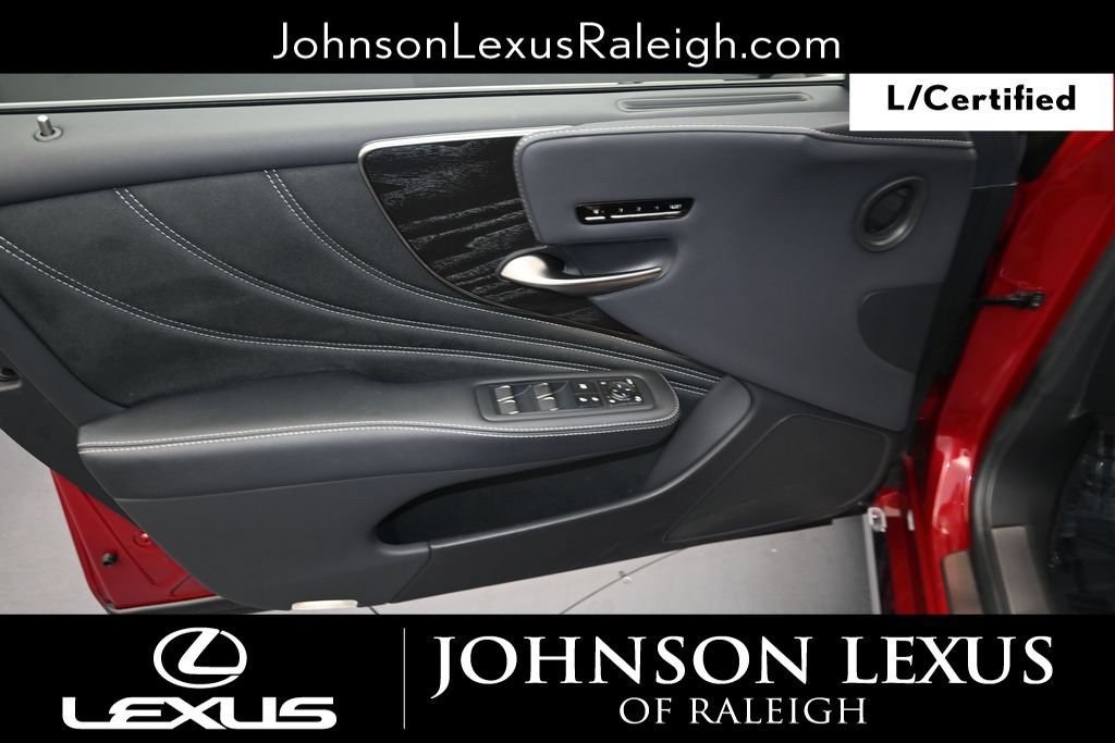 Certified 2021 Lexus LS 500 w/ Accessory Package (Z2) RWD image 11