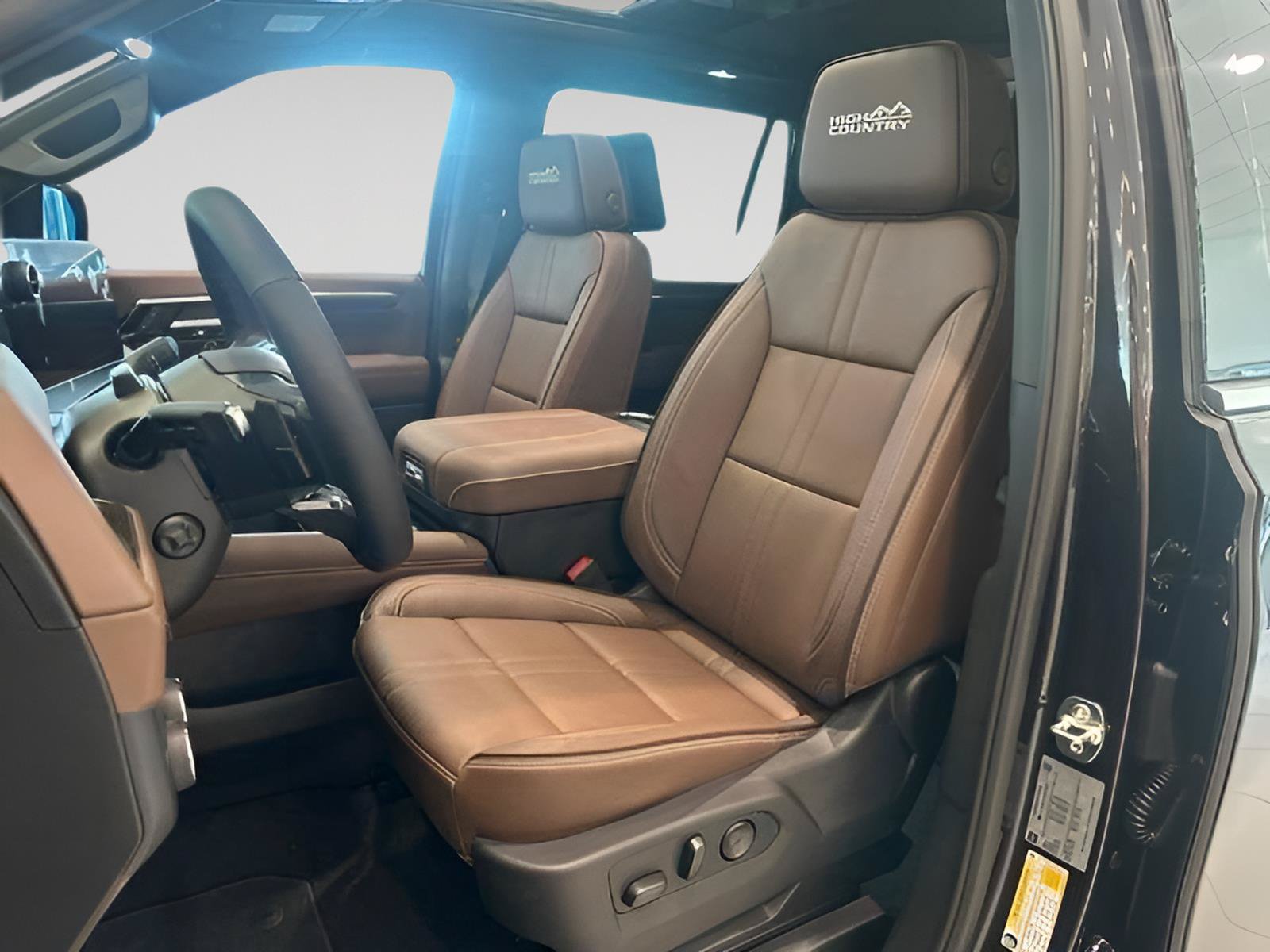 New 2026 Chevrolet Suburban High Country AWD/4WD image 9
