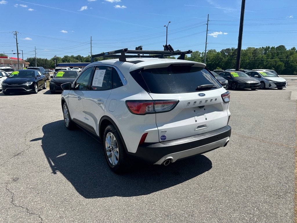 Used 2021 Ford Escape SE FWD image 3